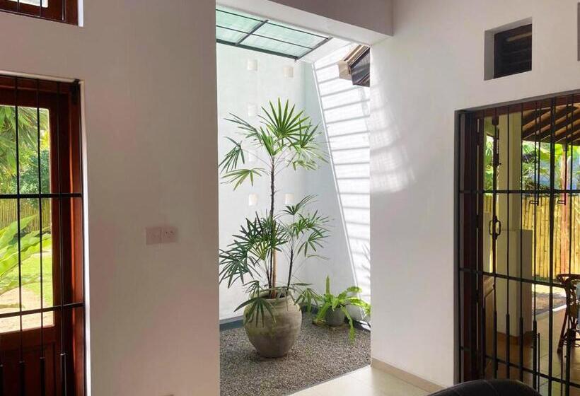 مبيت وإفطار Cenreeza Airport Villa