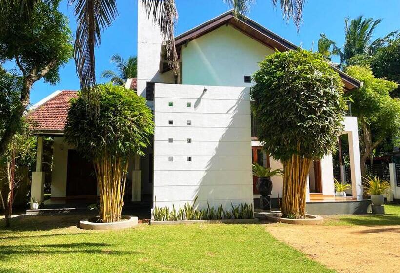 مبيت وإفطار Cenreeza Airport Villa