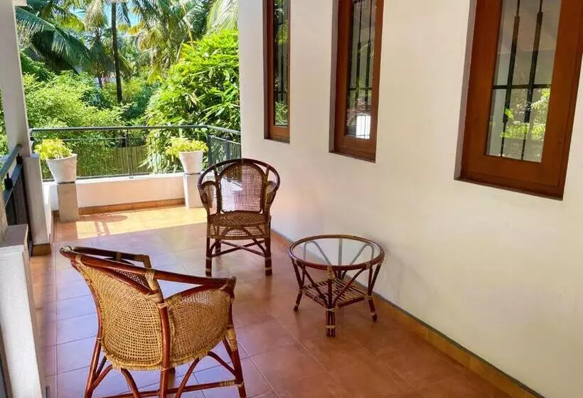 Aamiaismajoitus (B&B) Cenreeza Airport Villa