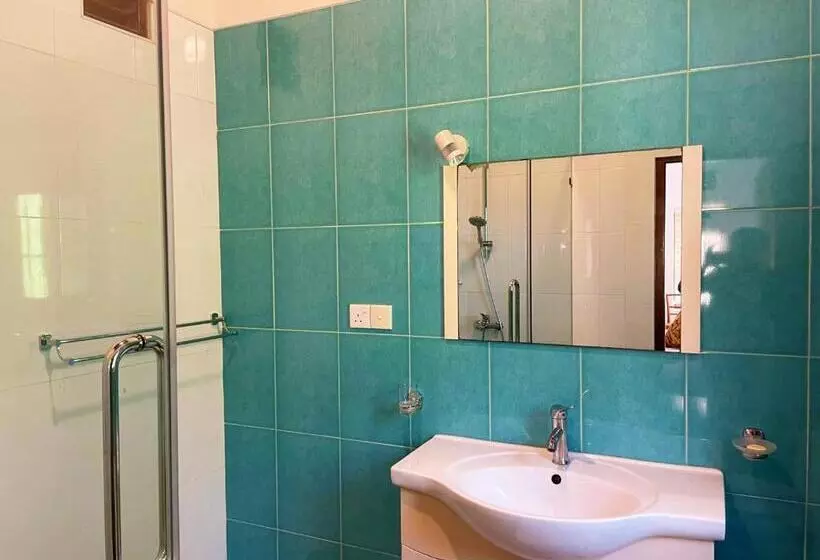 Aamiaismajoitus (B&B) Cenreeza Airport Villa