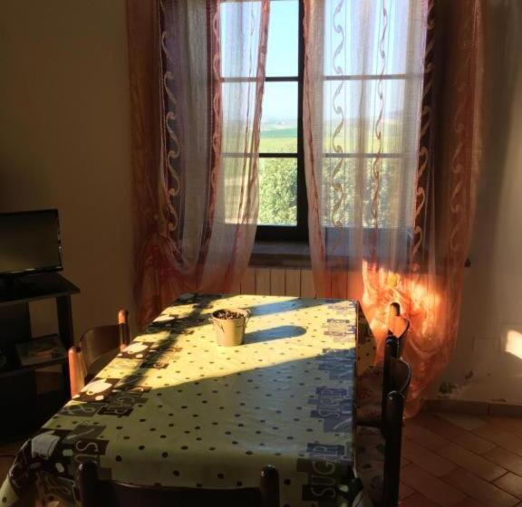 בית מלון כפרי Casale Poggio Meone