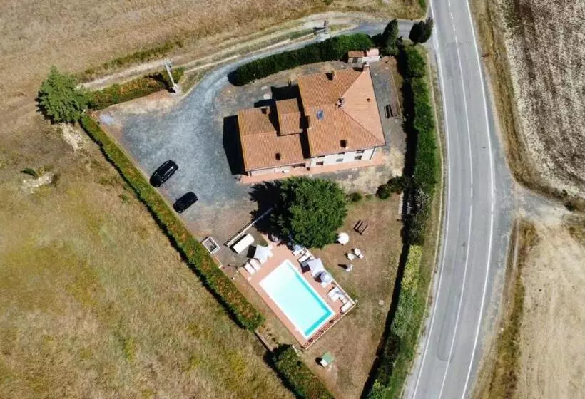 ホテル Casale Poggio Meone