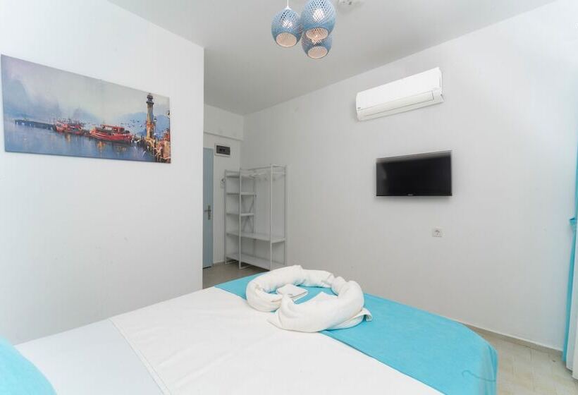 هتل Kemer Royal Beach