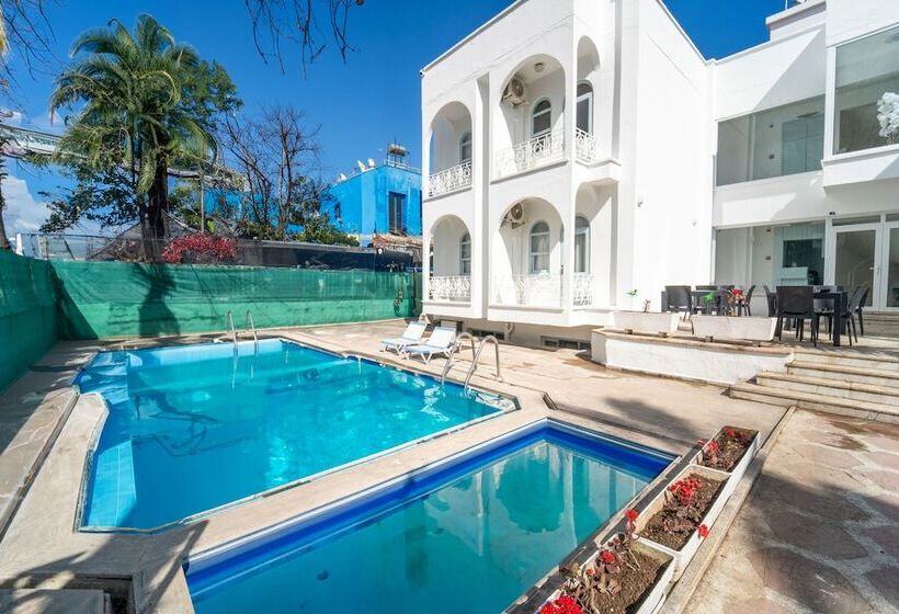 هتل Kemer Royal Beach