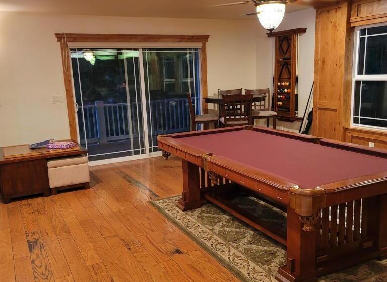 膳宿费 Trout Reflections