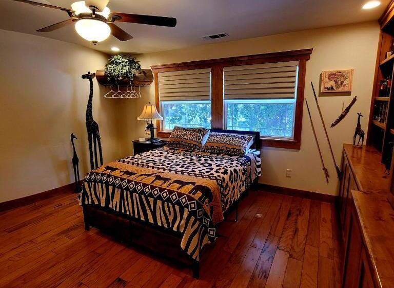 膳宿费 Trout Reflections