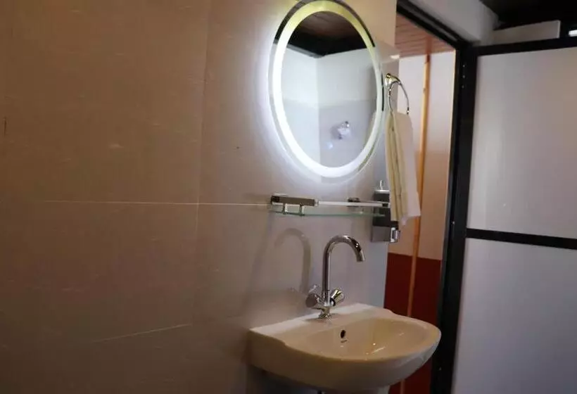 استراحتگاه Suryachaur Nature Retreat