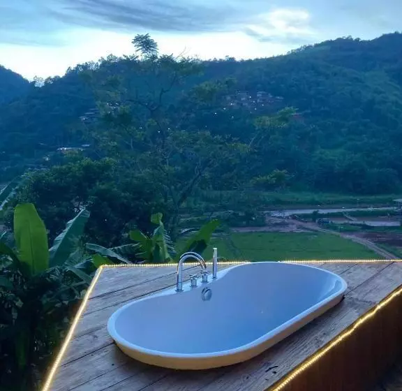 Aamiaismajoitus (B&B) สะปัน Riva Camp