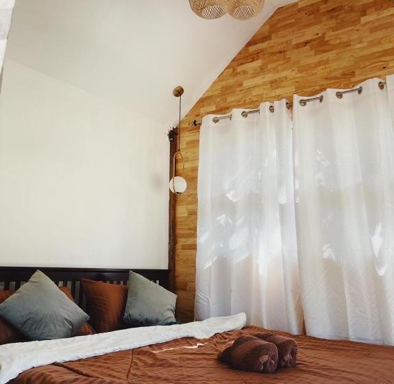 Bed and Breakfast สะปัน Riva Camp