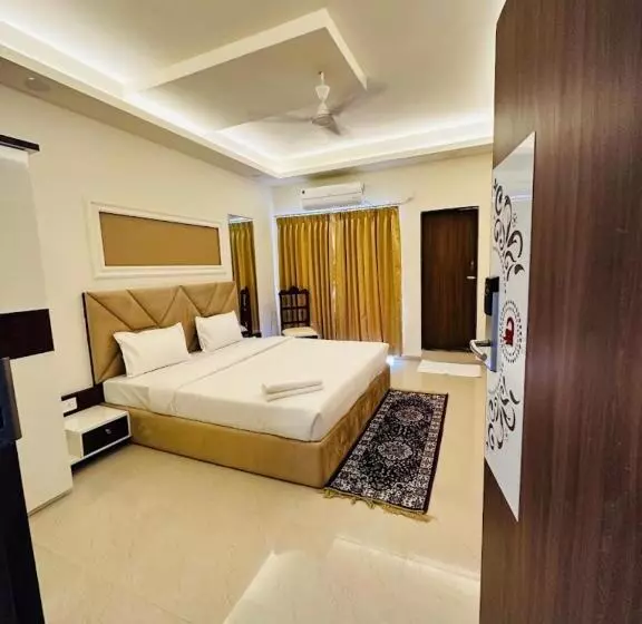 Goroomgo Hotel Jay Shree Palace Ujjain