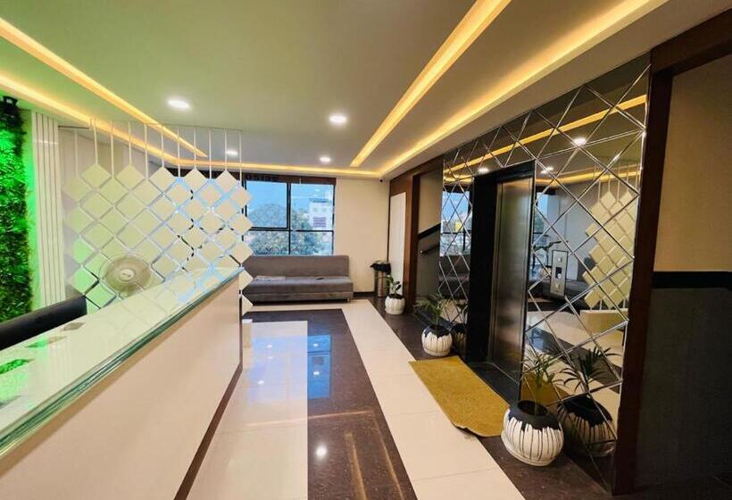 Goroomgo Hotel Jay Shree Palace Ujjain