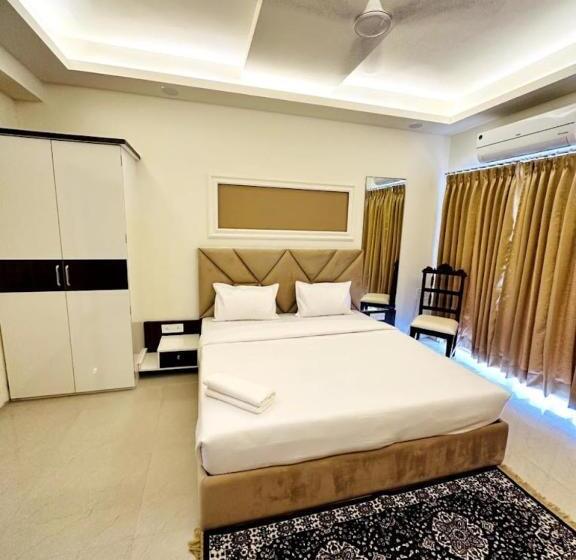 Goroomgo Hotel Jay Shree Palace Ujjain