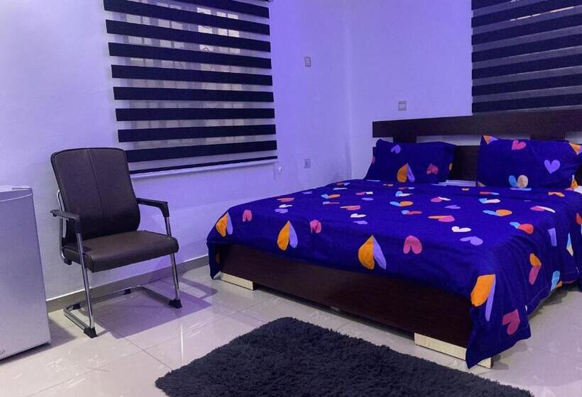 هتل Bom S Apartment Ltd