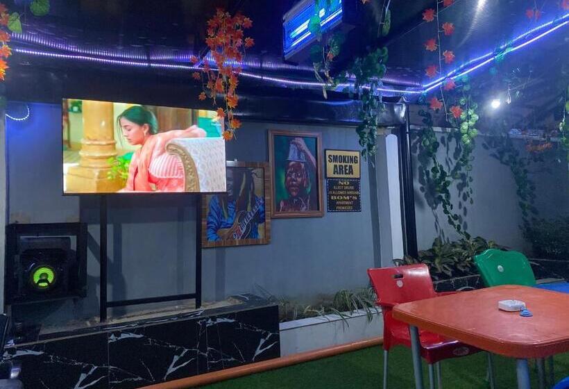 هتل Bom S Apartment Ltd