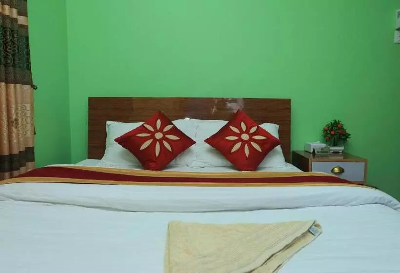 هتل Lekhnath View Tower And Eco Farm