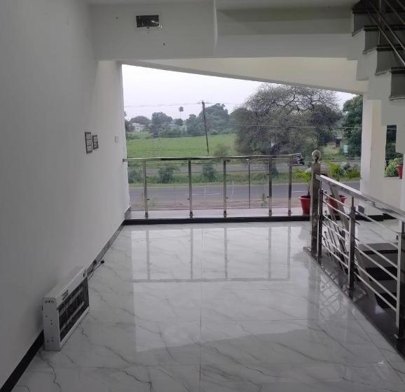 בית מלון כפרי Moonlight & Restaurant