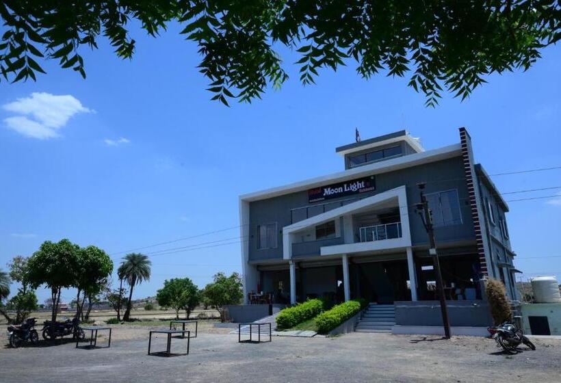 בית מלון כפרי Moonlight & Restaurant