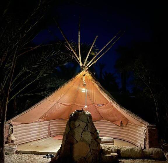 هتل Shamofs Art Garden