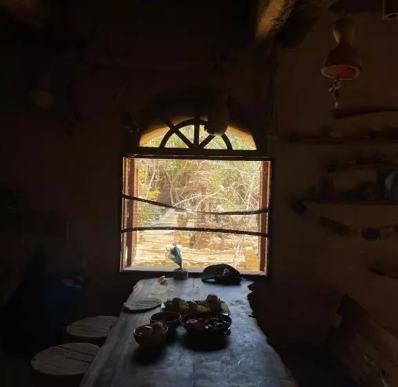 هتل Shamofs Art Garden