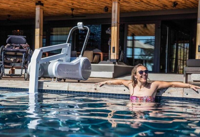 בית מלון כפרי Ximuwu Safari Lodge