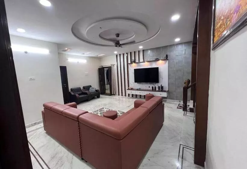 ペンション Arshiv S Mansion