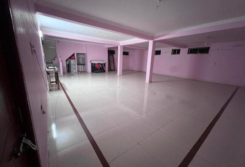 פנסיון Arshiv S Mansion