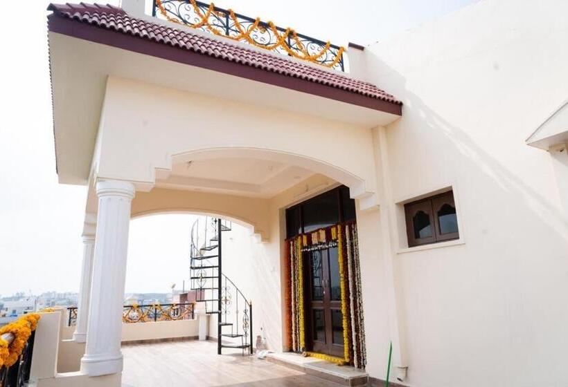 פנסיון Arshiv S Mansion