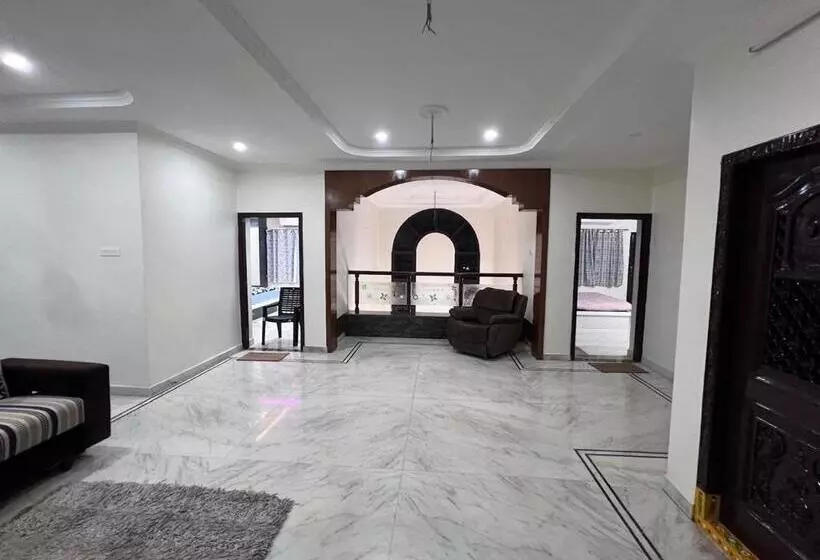 ペンション Arshiv S Mansion