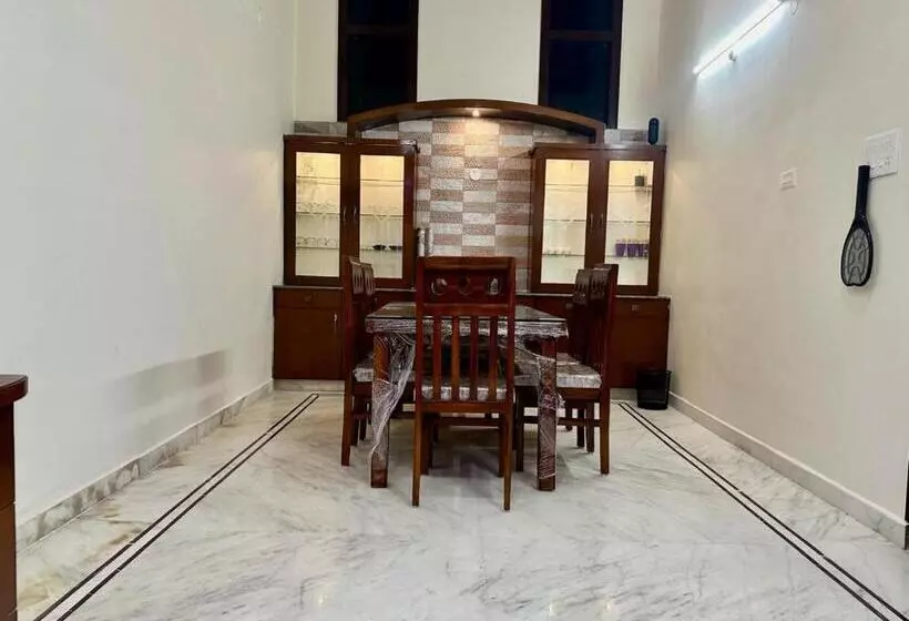 ペンション Arshiv S Mansion