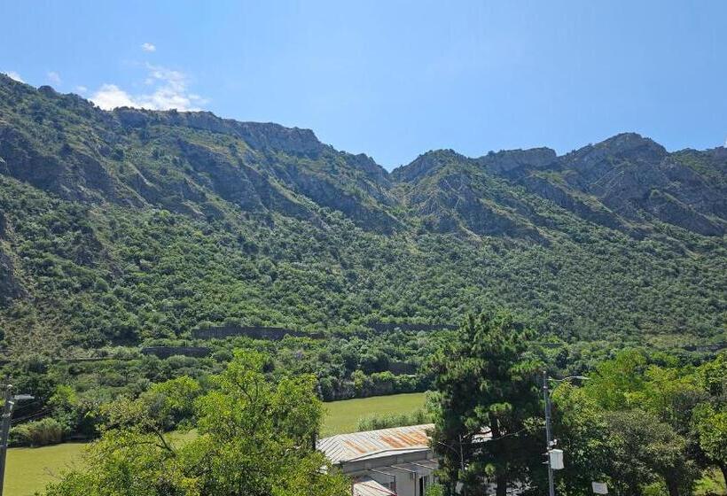 پانسیون Guesthouse Mtskheta K2 #1