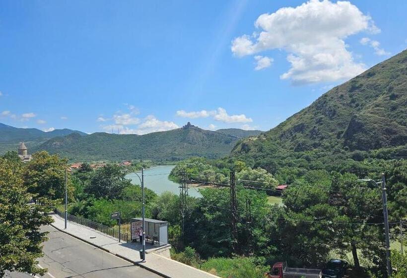پانسیون Guesthouse Mtskheta K2 #1
