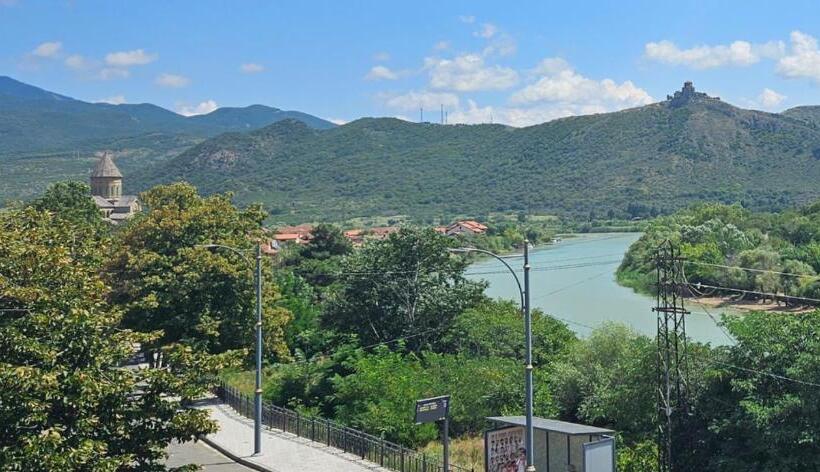 پانسیون Guesthouse Mtskheta K2 #1