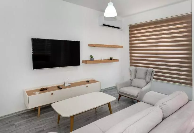 ペンション Nicosia Suites