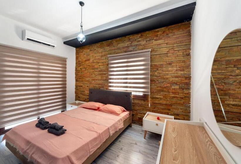 Пансион Nicosia Suites