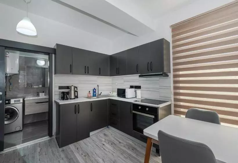ペンション Nicosia Suites