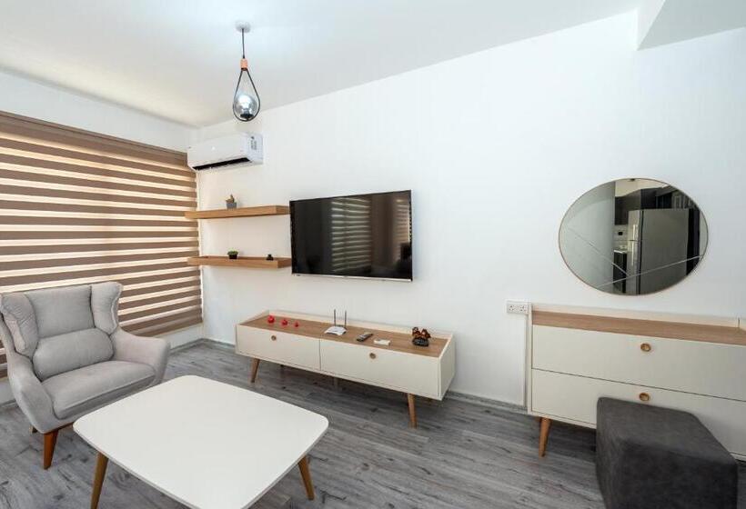 Пансион Nicosia Suites