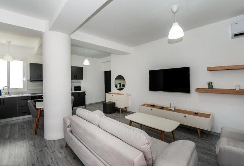 Пансион Nicosia Suites