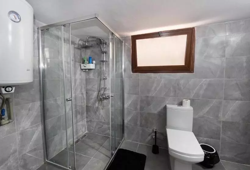 ペンション Nicosia Suites