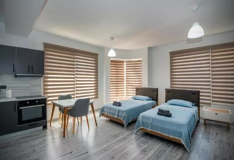 ペンション Nicosia Suites
