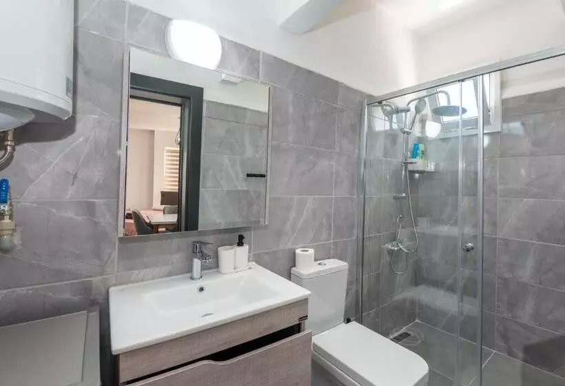 ペンション Nicosia Suites