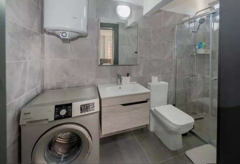 ペンション Nicosia Suites