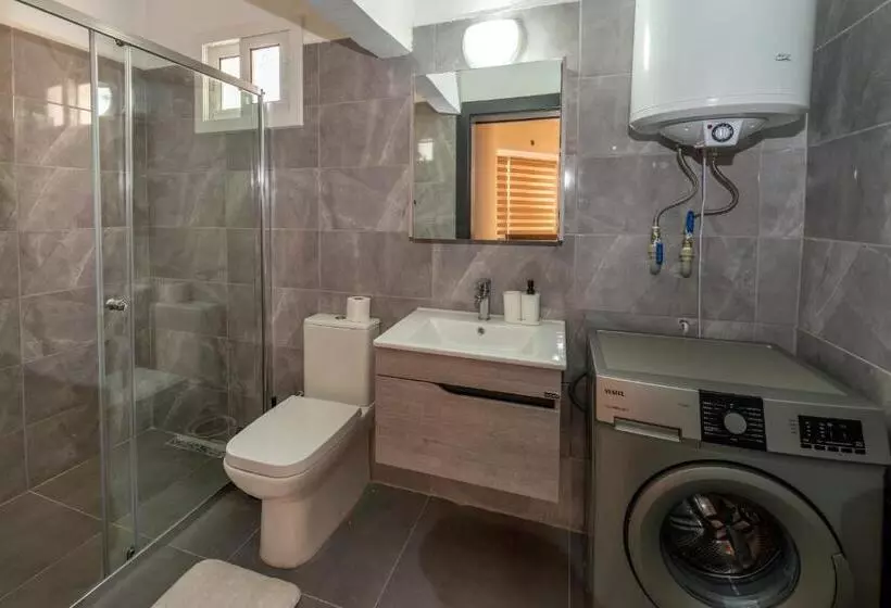 ペンション Nicosia Suites