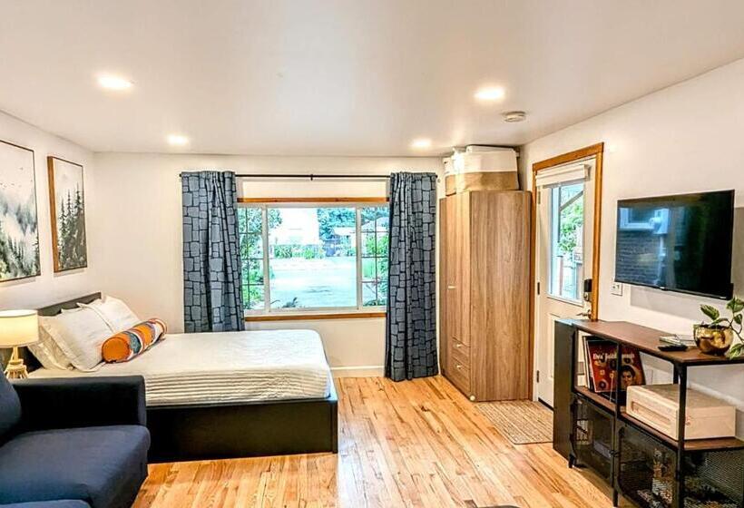 بنسيون Private Suite Close To The Airport & Food Scene!