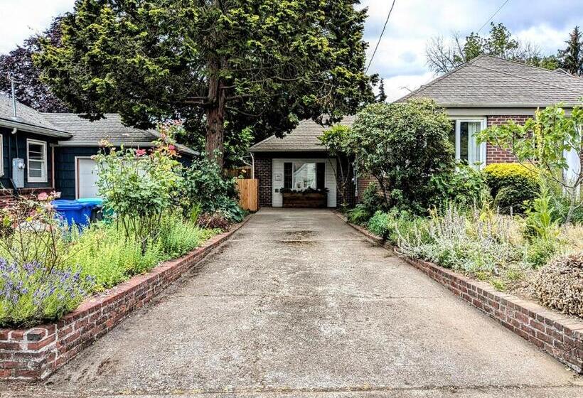 بنسيون Private Suite Close To The Airport & Food Scene!