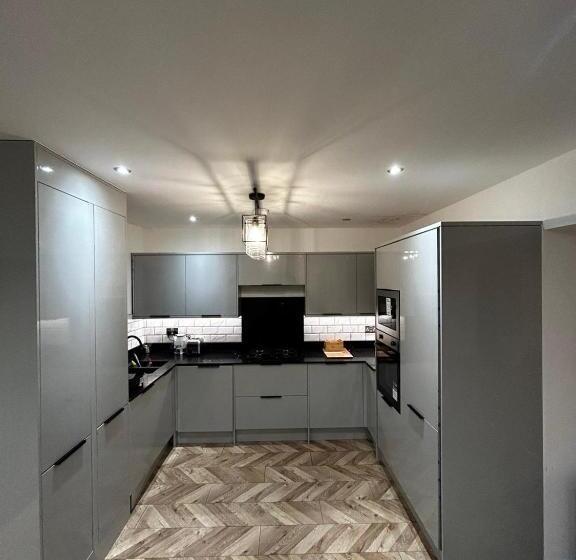 פנסיון Ruislip Guest House