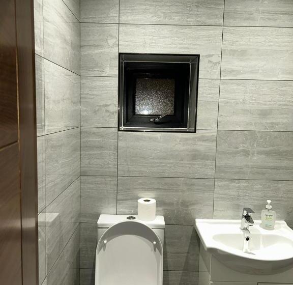 פנסיון Ruislip Guest House