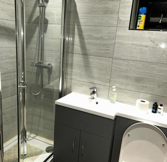 פנסיון Ruislip Guest House