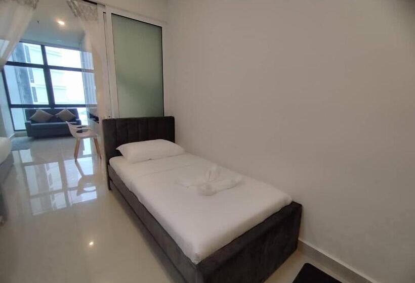 The Shore By Petite Residence