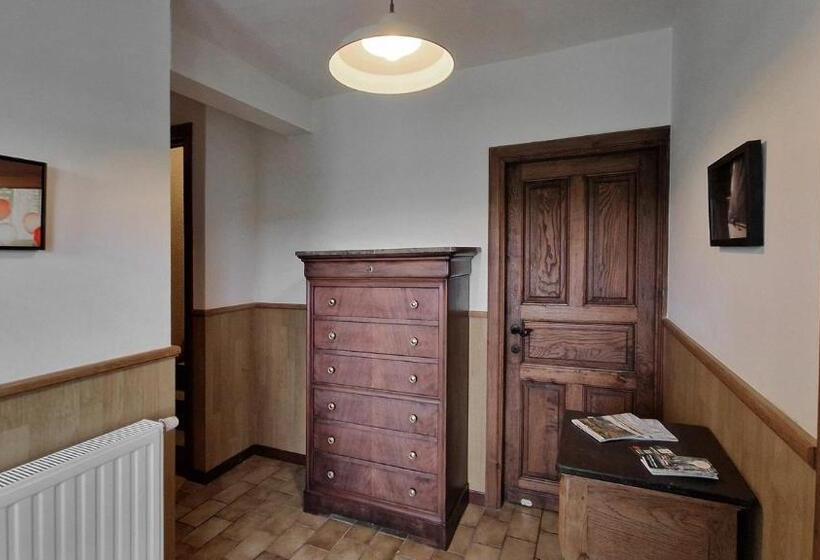 ベッドアンドブレックファースト Les Herbesfolles De Oizy