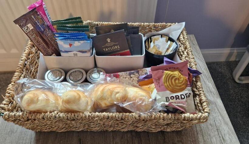 Bed and Breakfast Lovely Room In Southwater